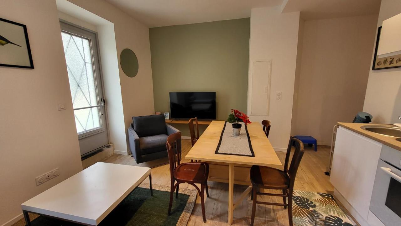 Charmant 2 Pieces Avec Terrasse Proche Centre Ville - Parking Gratuit A Proximite Lourdes Exterior photo